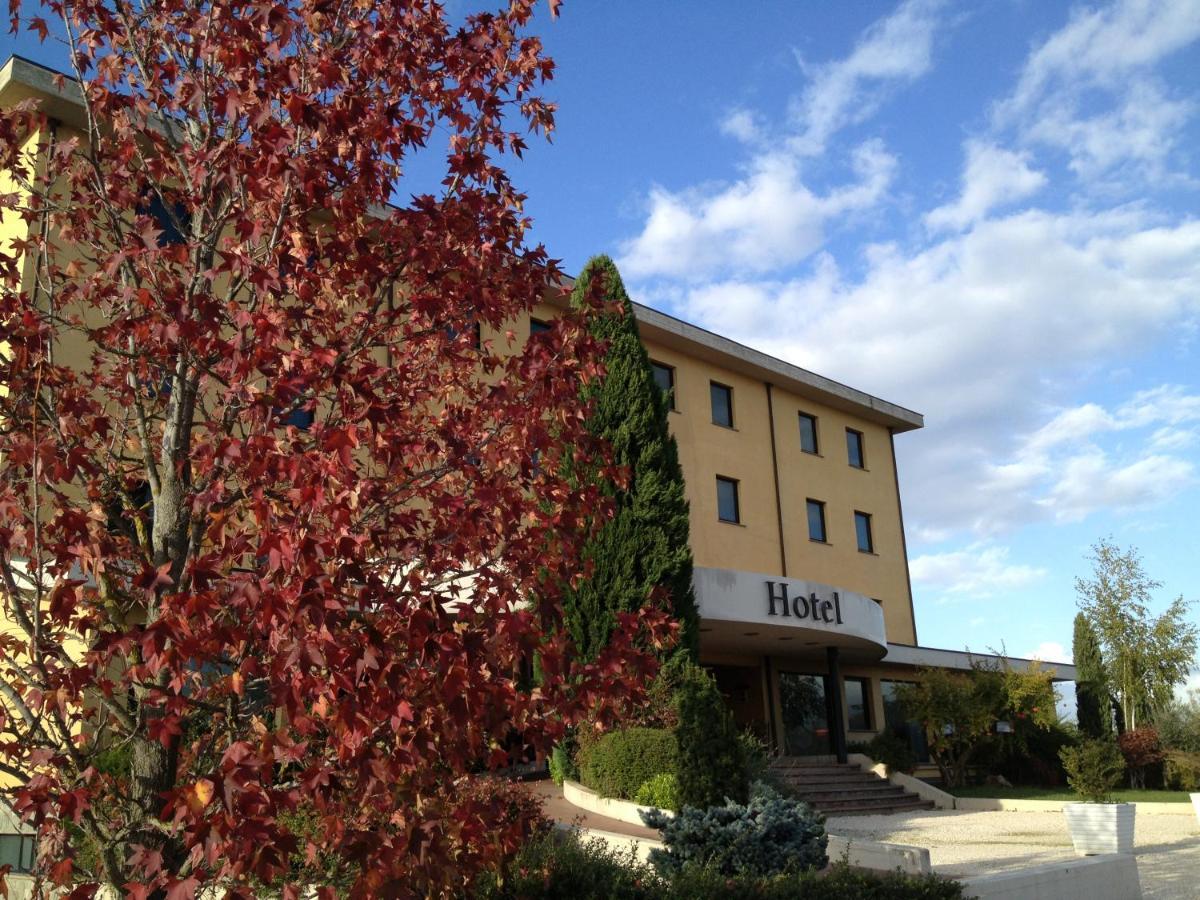 Aldero Hotel Civita Castellana Exterior foto